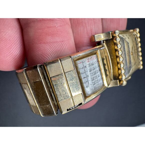 Vintage Gruen Veri-Thin Precision With Calendar Stretch Band 20mm 10k GF